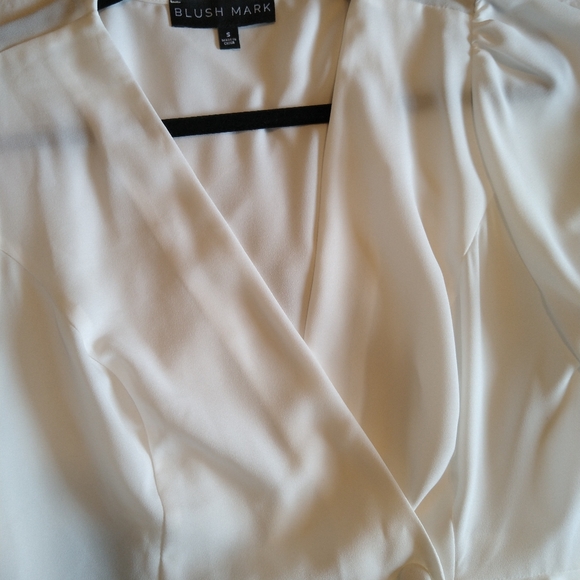 White blouse - Picture 5 of 5